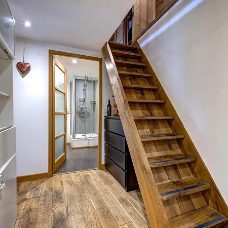 Tiki - Hot Tub & Sauna *