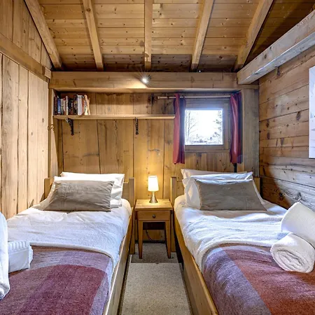 Tiki - Hot Tub & Sauna Chalet