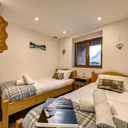 Tiki - Hot Tub & Sauna Chalet *