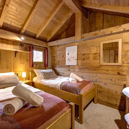 Tiki - Hot Tub & Sauna