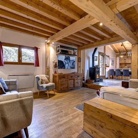 Tiki - Hot Tub & Sauna Chalet