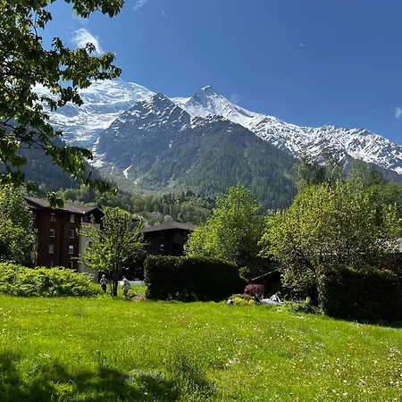 Tiki - Hot Tub & Sauna