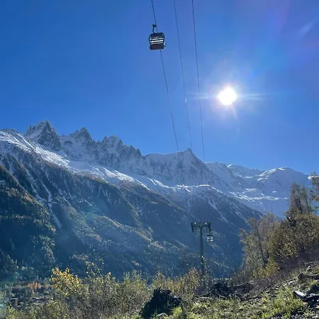 Tiki - Hot Tub & Sauna Chalet