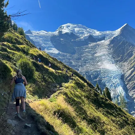 Tiki - Hot Tub & Sauna Chalet