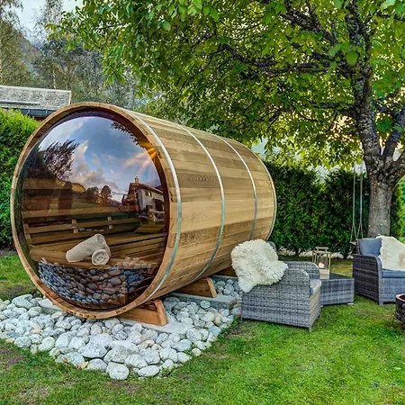 Tiki - Hot Tub & Sauna Σαλέ *