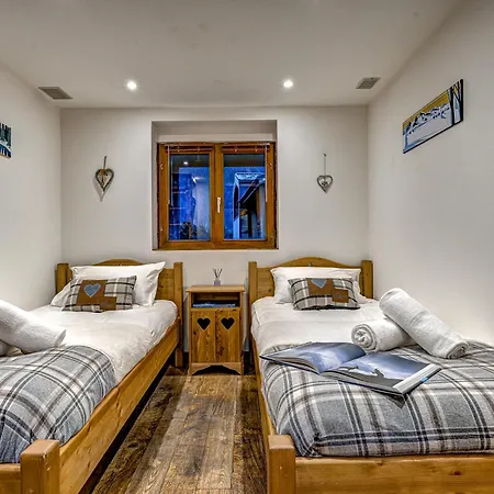 Tiki - Hot Tub & Sauna