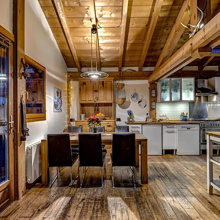 Tiki - Hot Tub & Sauna * Chamonix