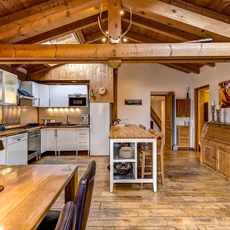 Tiki - Hot Tub & Sauna