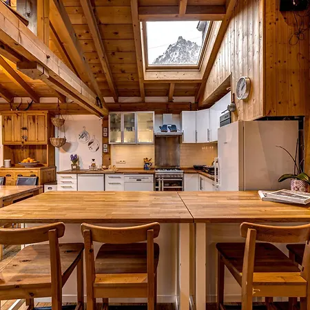 Tiki - Hot Tub & Sauna