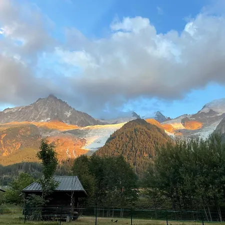Tiki - Hot Tub & Sauna *