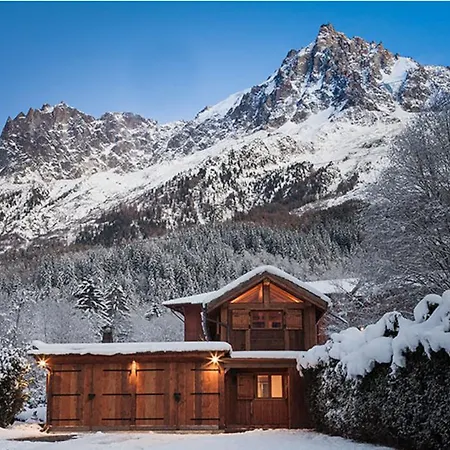 Tiki - Hot Tub & Sauna