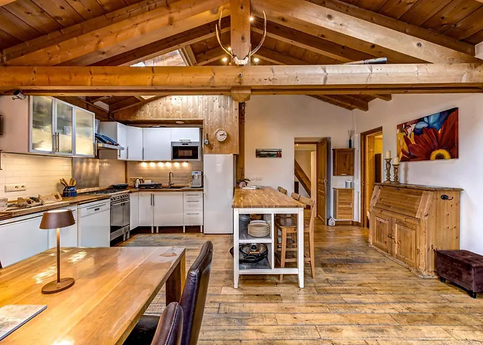 Tiki - Hot Tub & Sauna