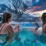 Tiki - Hot Tub & Sauna *