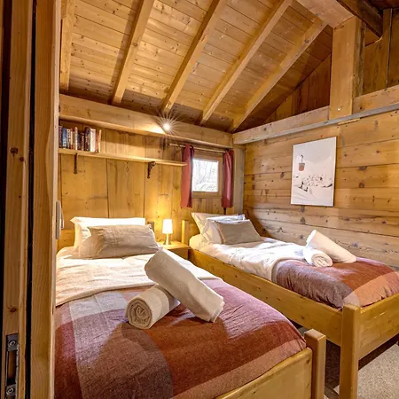 Tiki - Hot Tub & Sauna Chalet