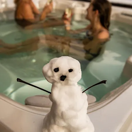 Tiki - Hot Tub & Sauna Chalet *