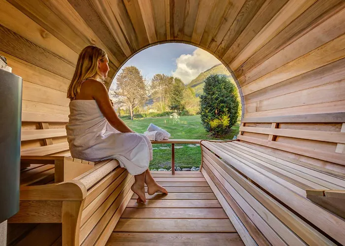 Tiki - Hot Tub & Sauna *