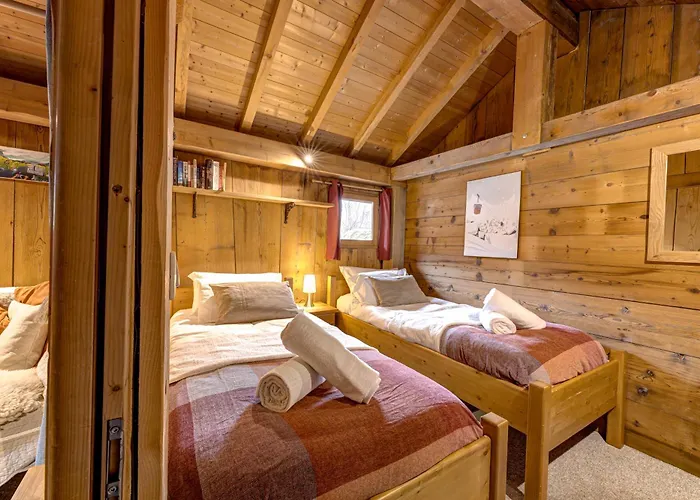 Tiki - Hot Tub & Sauna Chalet