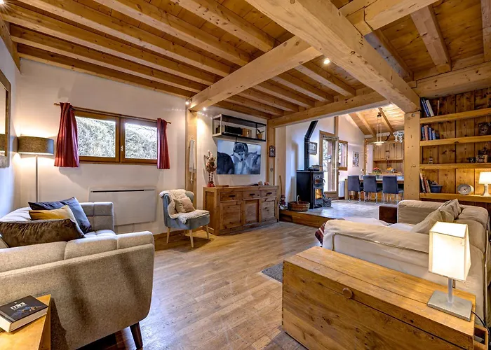 Tiki - Hot Tub & Sauna Chalet